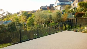 Weatherdek-Waterproofing-10mm-Glass-Balustrade-Garden   